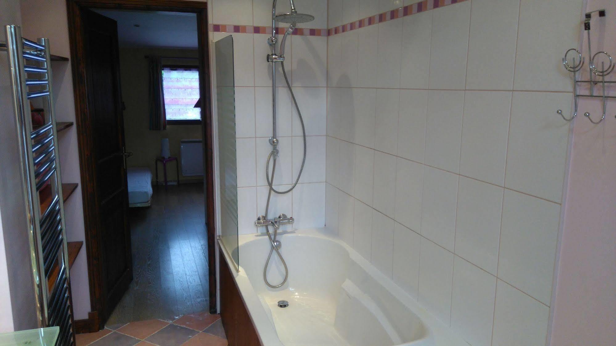 Loc'Apparts Beaumont-sur-Oise Exterior foto